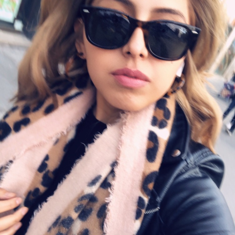 Meet your Posher, Natalia